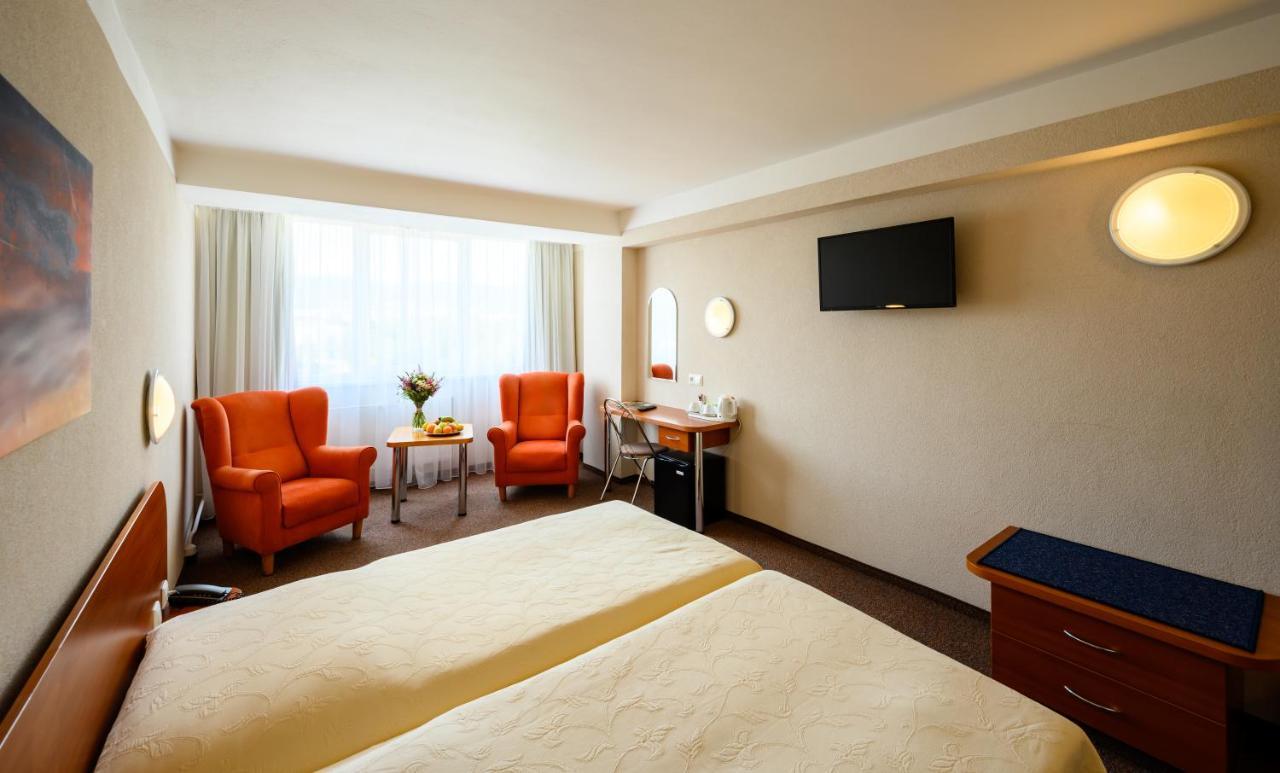 Hotel Lux บันสกาบิสตรีตซา ภายนอก รูปภาพ