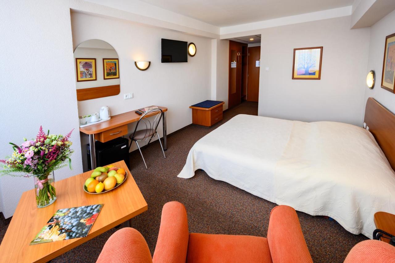 Hotel Lux บันสกาบิสตรีตซา ภายนอก รูปภาพ