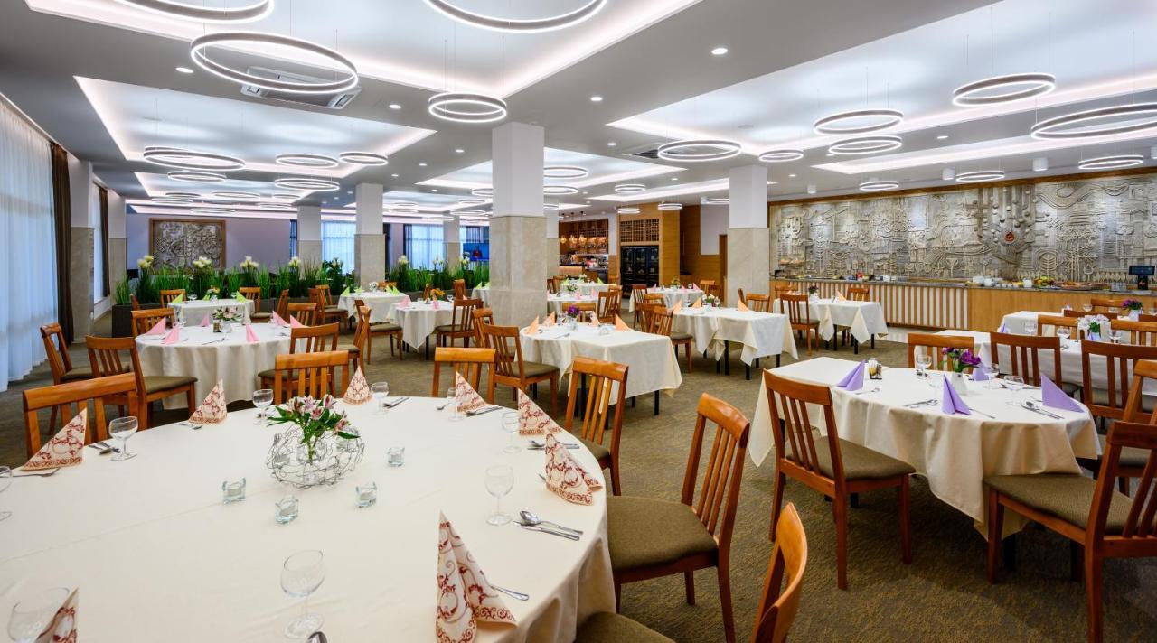 Hotel Lux บันสกาบิสตรีตซา ภายนอก รูปภาพ